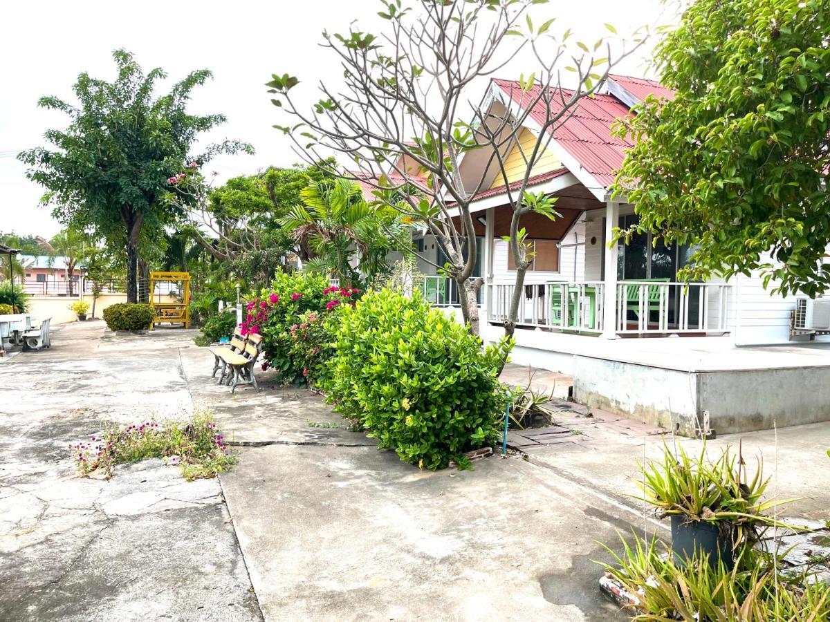 Insook Ko Larn Resort Dış mekan fotoğraf