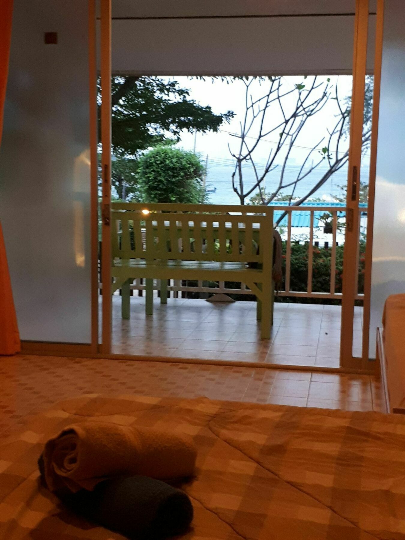 Insook Ko Larn Resort Dış mekan fotoğraf